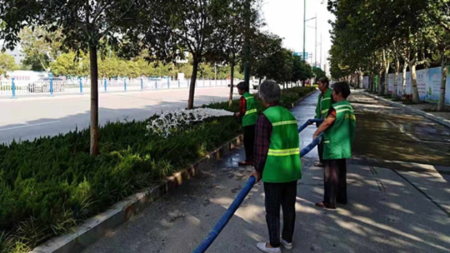 扮靚城市，為國慶增光添彩